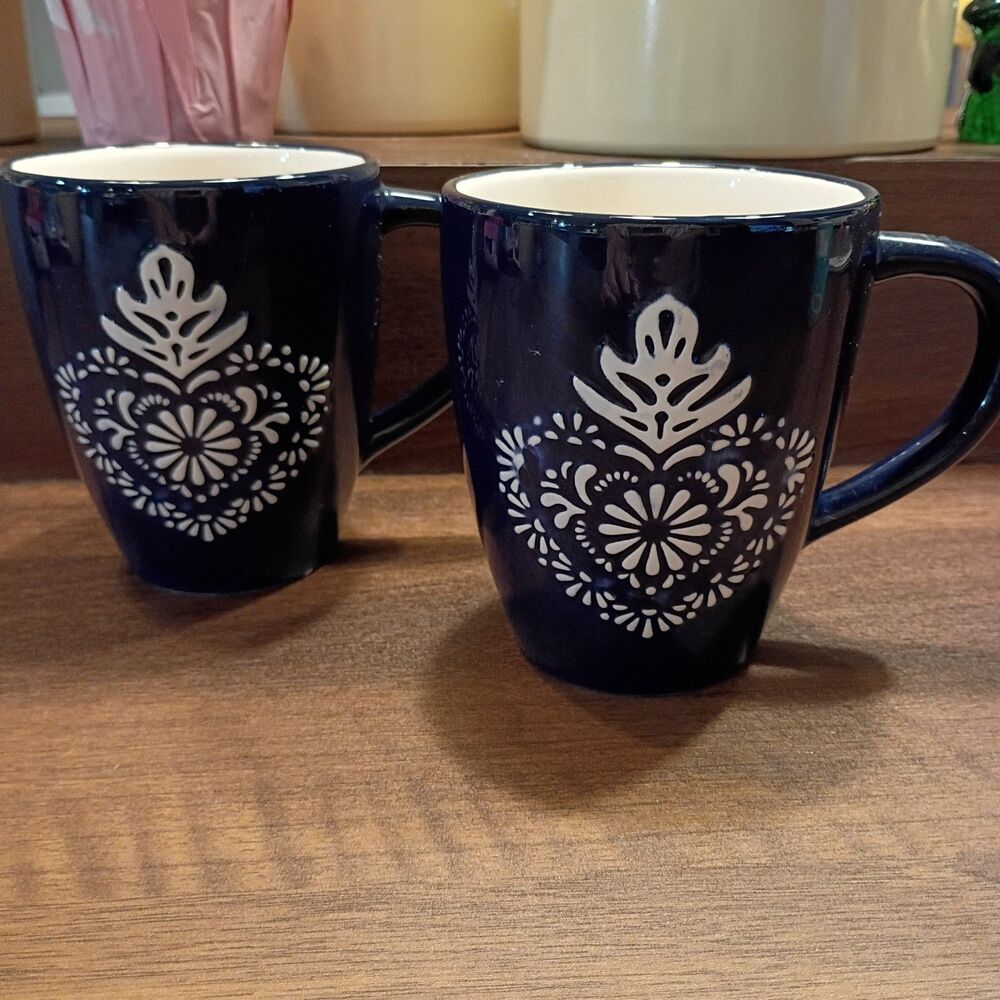 Set of 2 destination holiday sugar skull heart mugs